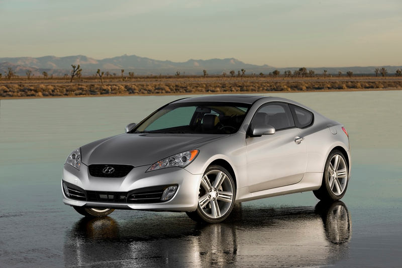 Illustration for article titled 2010 Hyundai Genesis Coupe Spied In Santa Monica
